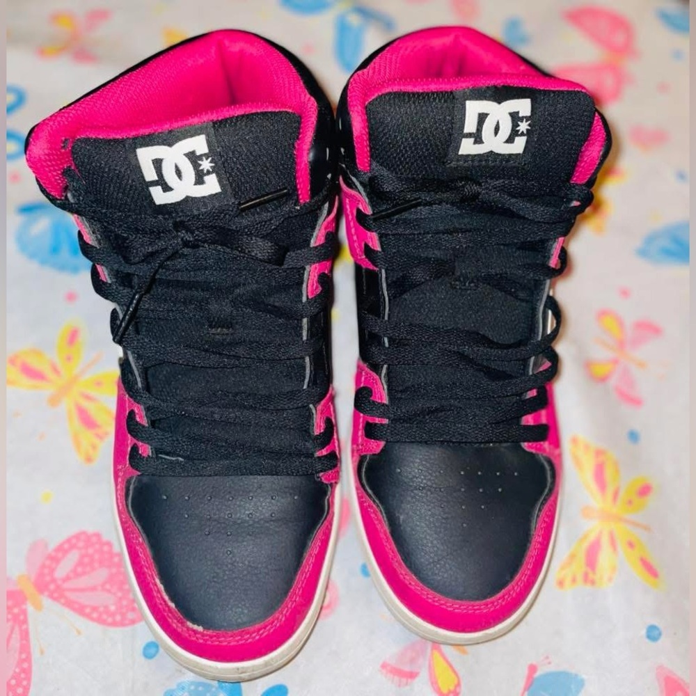 DC Women's High-Top Sneakers - Black and Pink Size 9